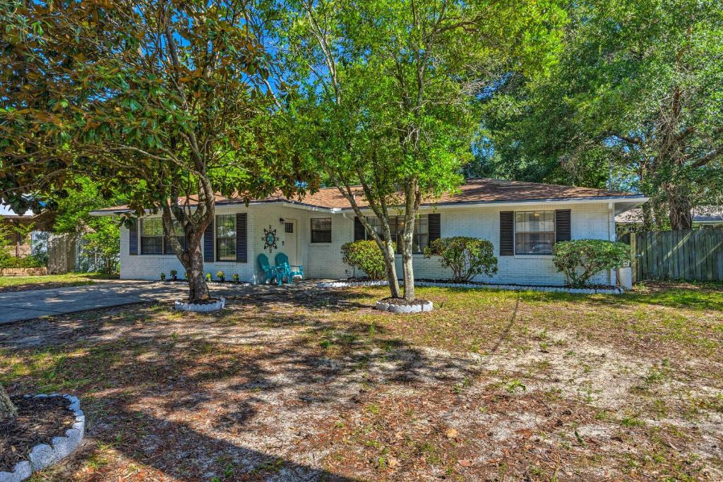 Wright House | Stellar Fort Walton Retreat ~ 2 Mi to Beach!