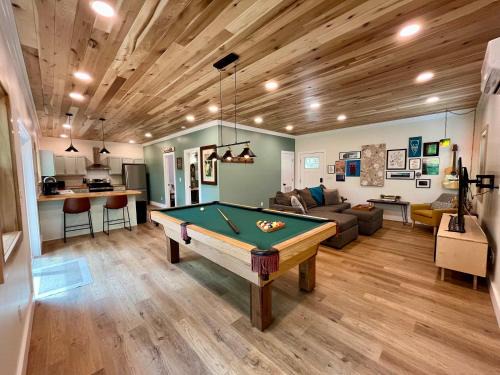 Campton House | Stepping Stone - Private Hot Tub Pet Friendly