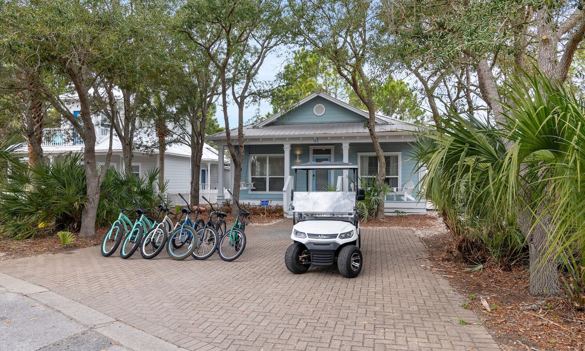 Village of Sugar Beach Cottage | *Steps to Beach* Fully Remodeled Single-Level Home - Golf Cart + Bikes
