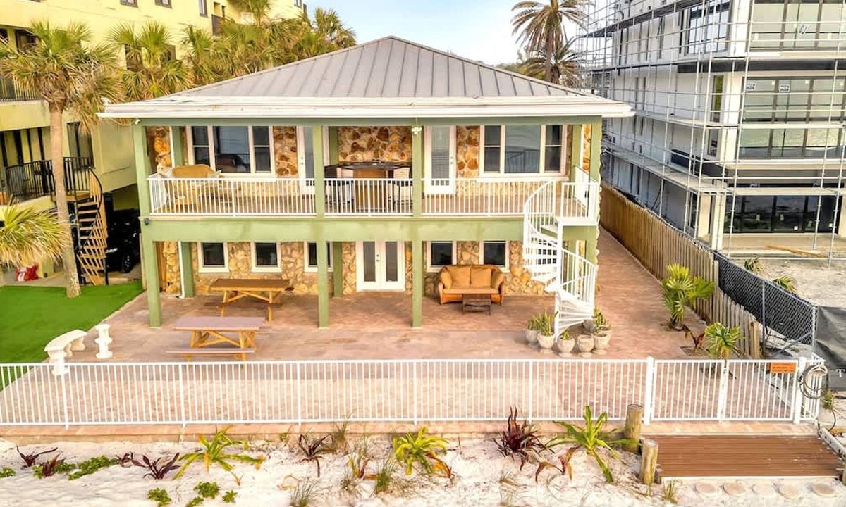 Independence Square Apartment | Stones Throw Beachside Bungalow 2 AT THE Beach