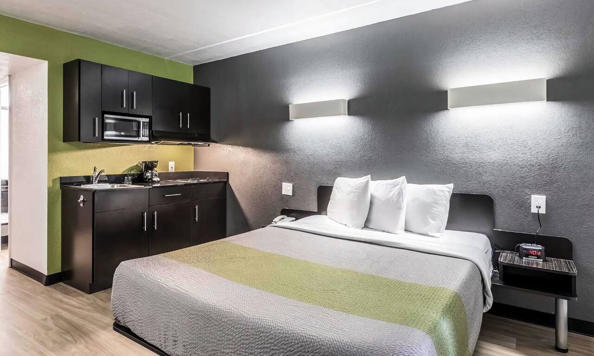 Indianapolis Hotel | Studio 6 Indianapolis, IN