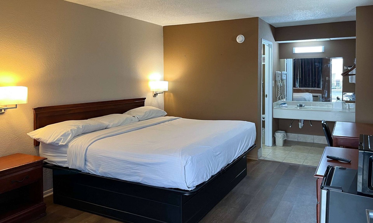 Millington Hotel | Studio 6 Millington, Tn