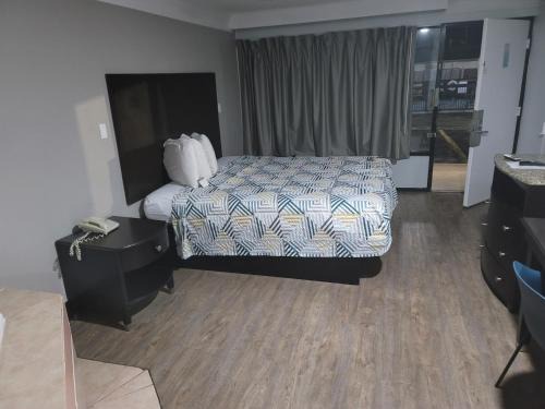 Hinesville Hotel | Studio 6 Suites Hinesville, GA