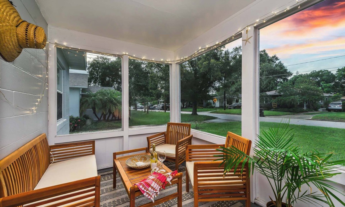 College Park House | Stylish 2BR home w/private entrance