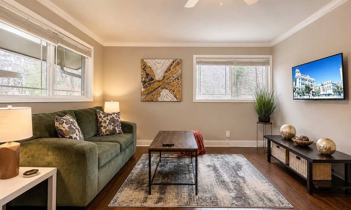 Cumming Apartment | Stylish Modern Apt Near Northside Hospital
