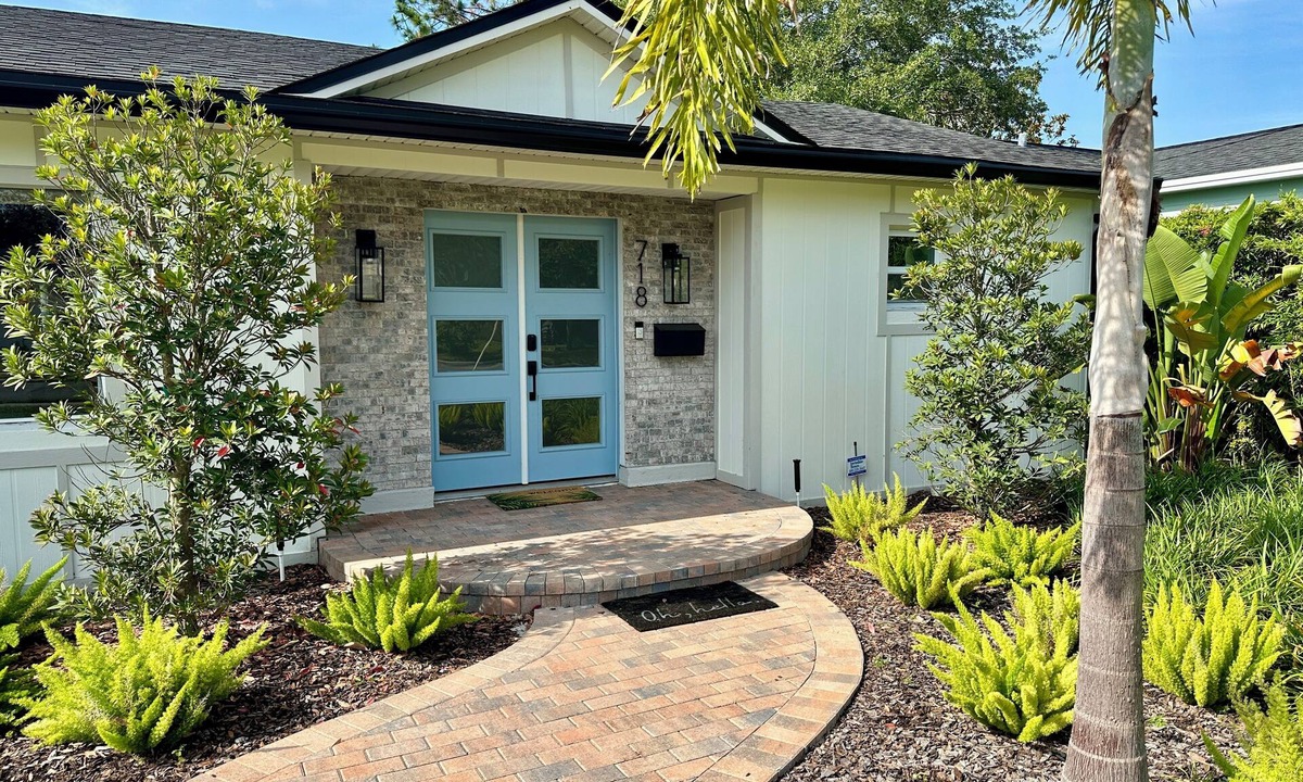 College Park House | Stylish Private Suite in College Park, Walk to Shops & Dining