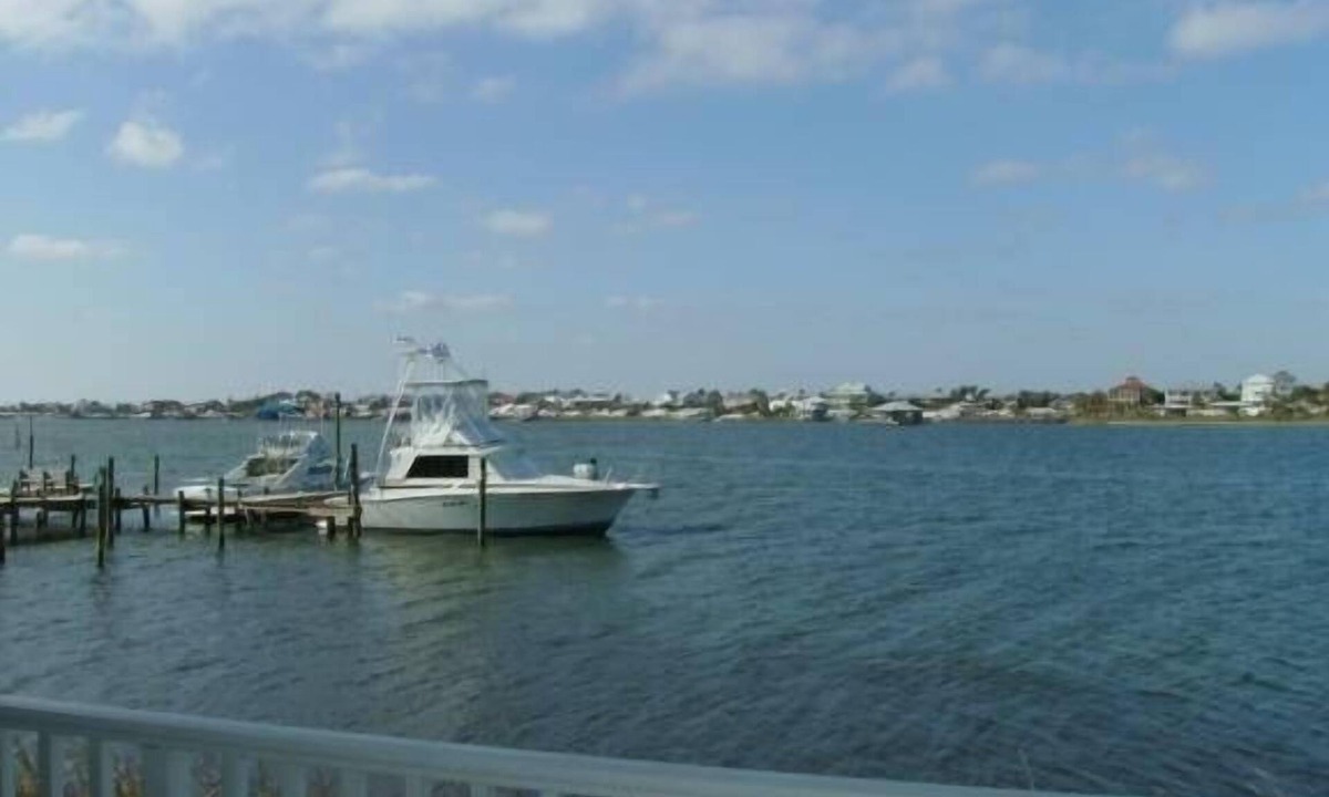 Ono Island Condo | SUNDOWN A 11 Great 3 Bedroom 2 Bath Condo! Boat docks, Pier and 50 yards to Gulf