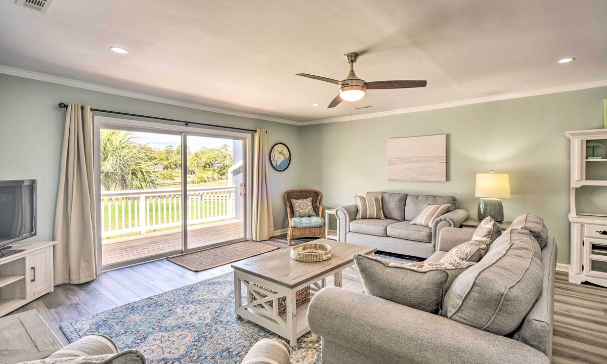 Edisto Island Cottage | Sunny Edisto Island Duplex - Half Mile to Beach!
