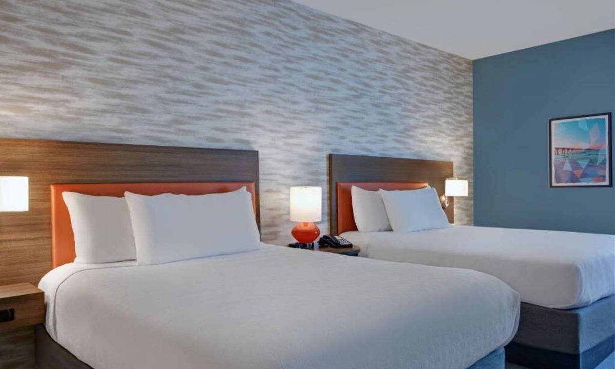 Upper Grand Lagoon Hotel | Sunny Retreat! 2 Relaxing Units w/FREE Breakfast, Kitchen, Pets Allowed