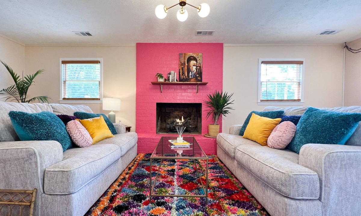 Athens House | Sunny Secret Garden Getaway - a private guest suite w/fire pit - 7 mi to UGA!
