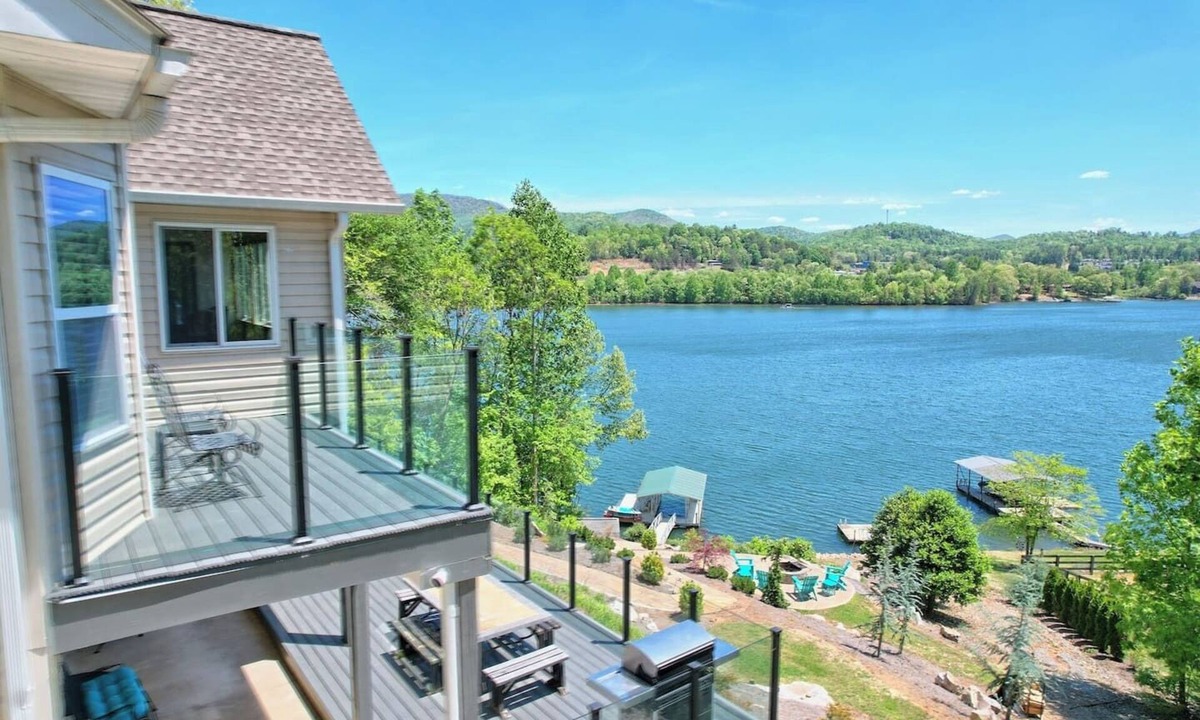 Hiawassee House | Sunnyside Shores by Chatuge Home Concierge | Lakefront · Private Dock w/Covered Boat Slip · Deep Water Year-Round · Hot Tub · Firepit · Grill