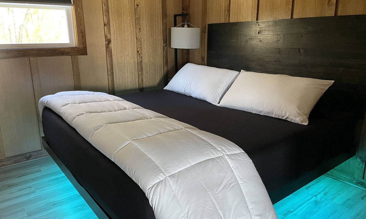 Pearcy Cabin | Sunset Cabin W/Hot Tub-Spring*Summer*Winter*Fall-Luxurious Farmhouse at its BEST