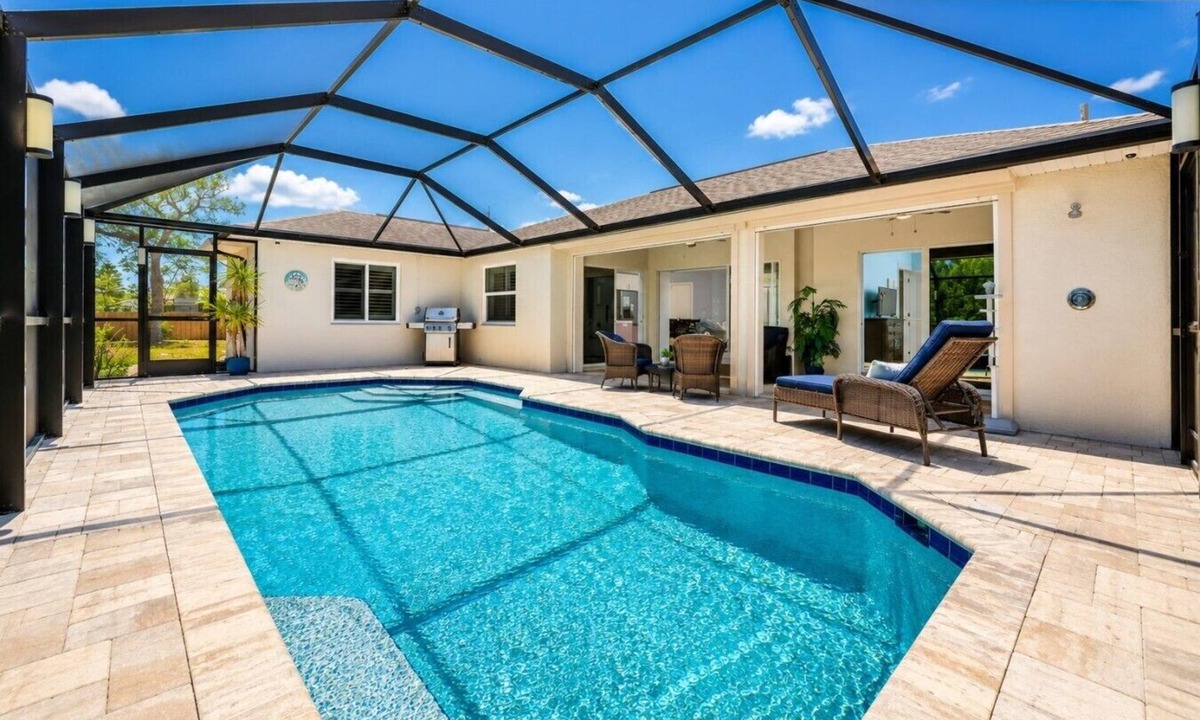 Englewood East House | Sunshine on Sunnybrook