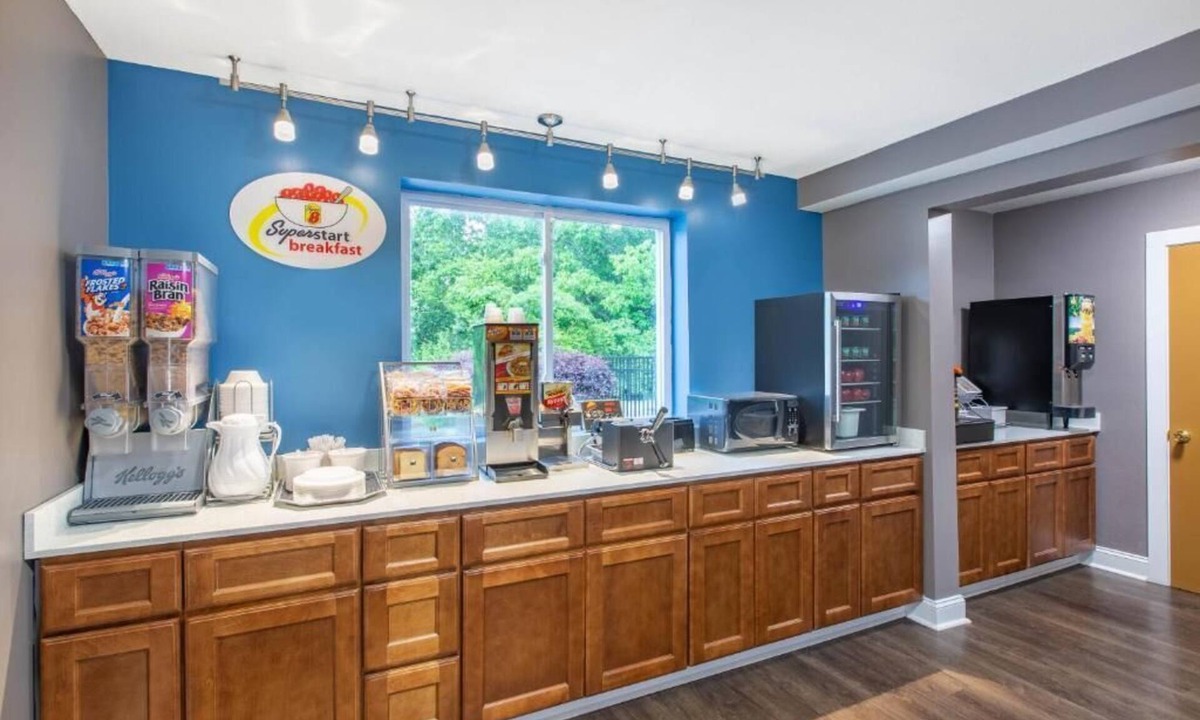Lookout Valley Neighborhood Association Hotel | Super 8 by Wyndham Chattanooga Lookout Mountain TN