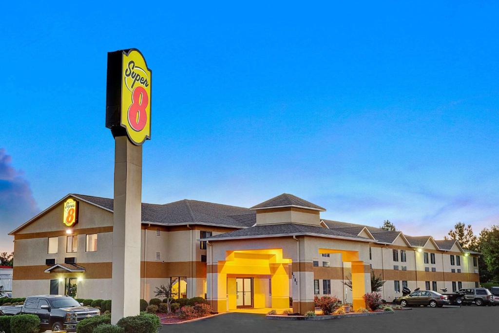 Hernando Hotel | Super 8 by Wyndham Hernando