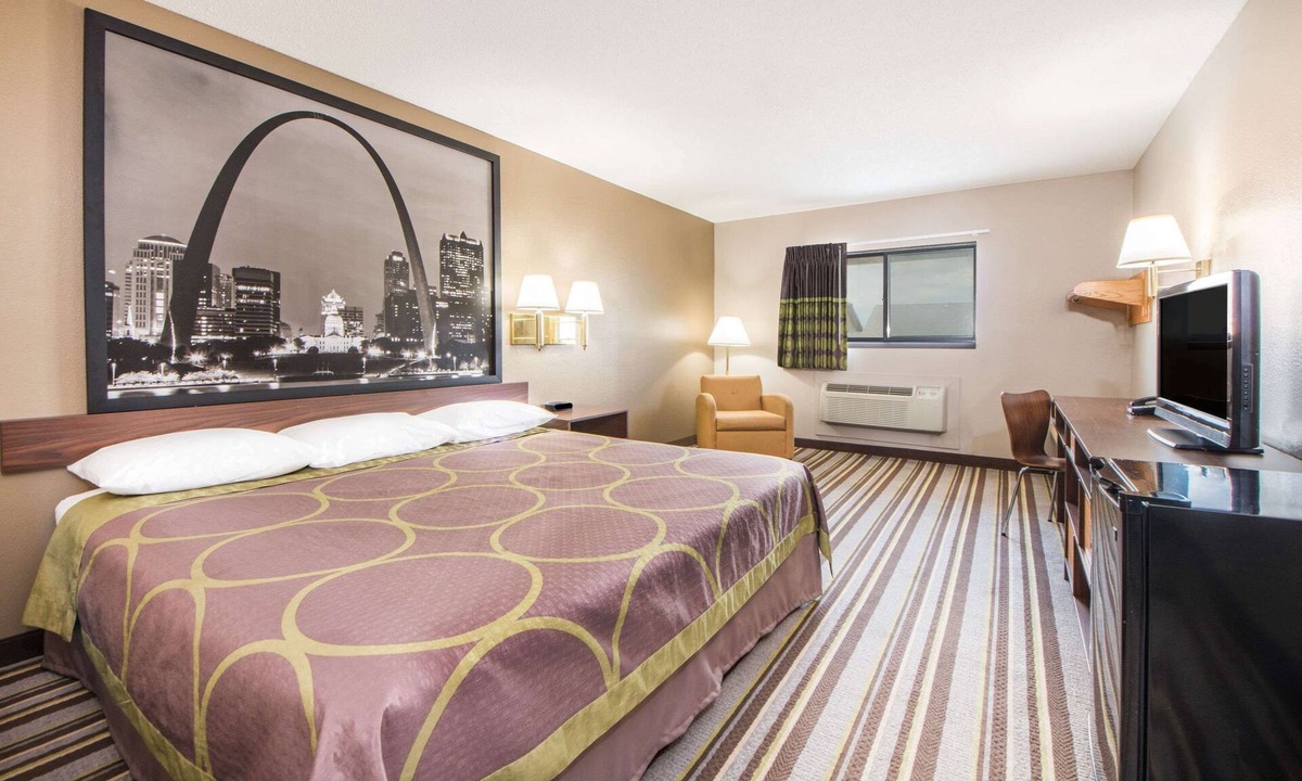 Nevada Hotel | Super 8 by Wyndham Nevada