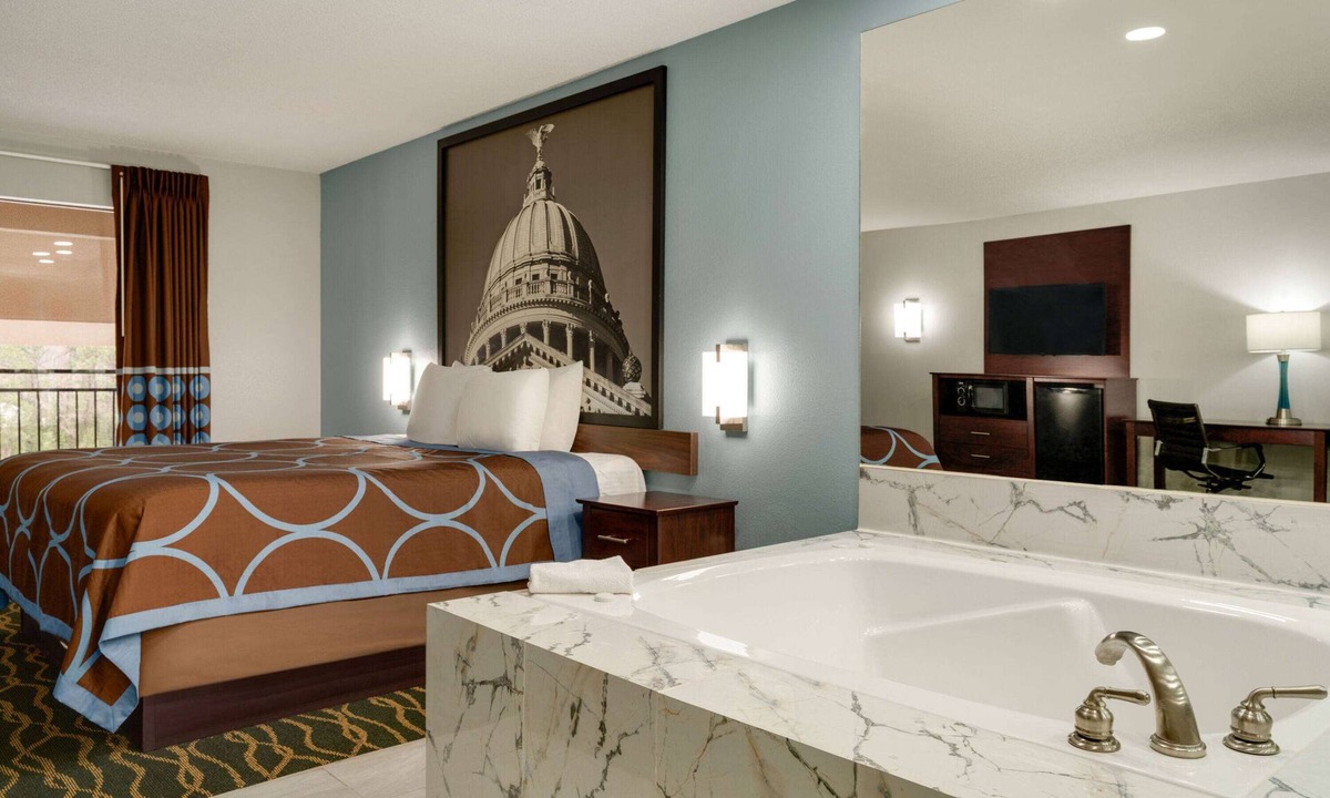Pearl Hotel | Super 8 by Wyndham Pearl/Jackson Airport
