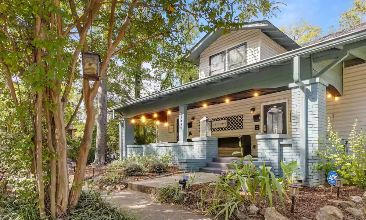 Five Points South House | Super close to DT - Hospitals - UAB - King bed - 3 Bdr