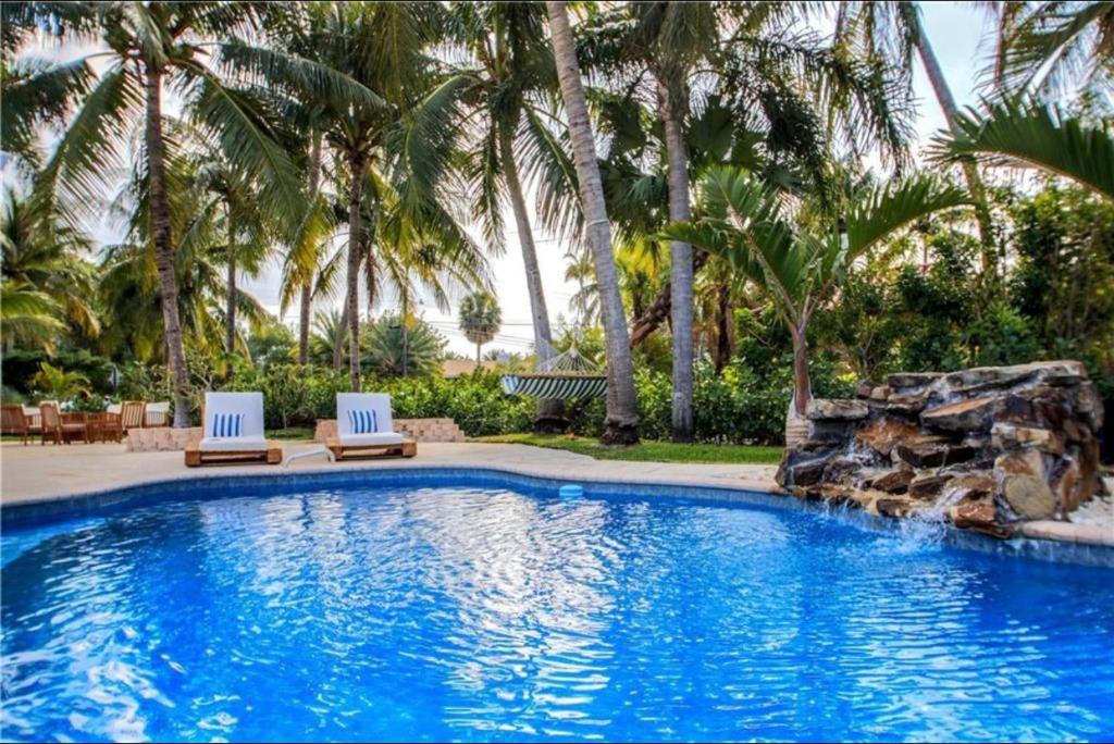 Harbor Beach House | SWAYING PALM BEACH HOUSE Walk to Beach , Marina, Port, las Olas