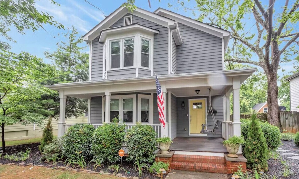 Old Fourth Ward House | Sweet Auburn Escape: a stylish, walkable Atlanta retreat steps from iconic history, BeltLine energy, and the city’s best food, nightlife, and culture.