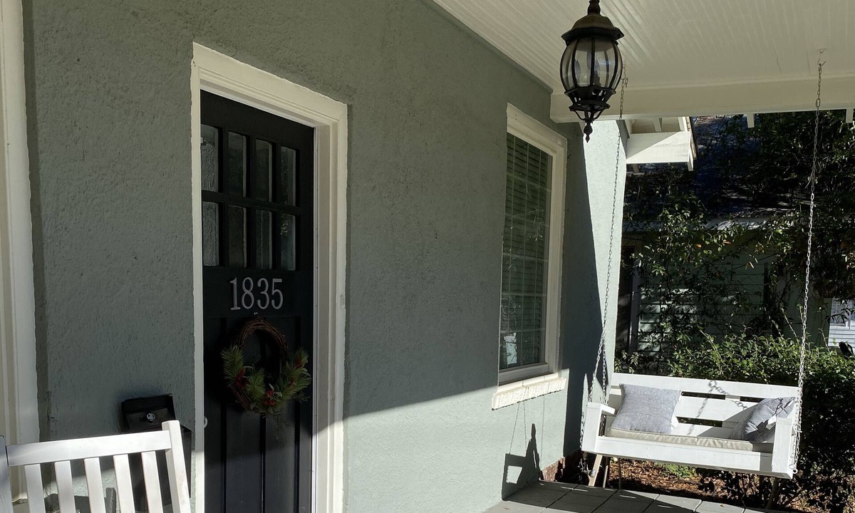 Midtown House | Sweet Bungalow 3.5 miles from the National-2 miles downtown
