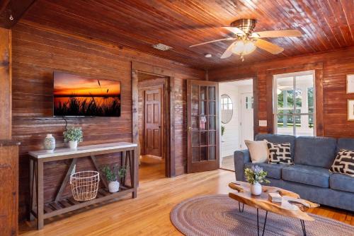 Fort White House | Sweetwater on the Range - Cozy Cabin , Firepit