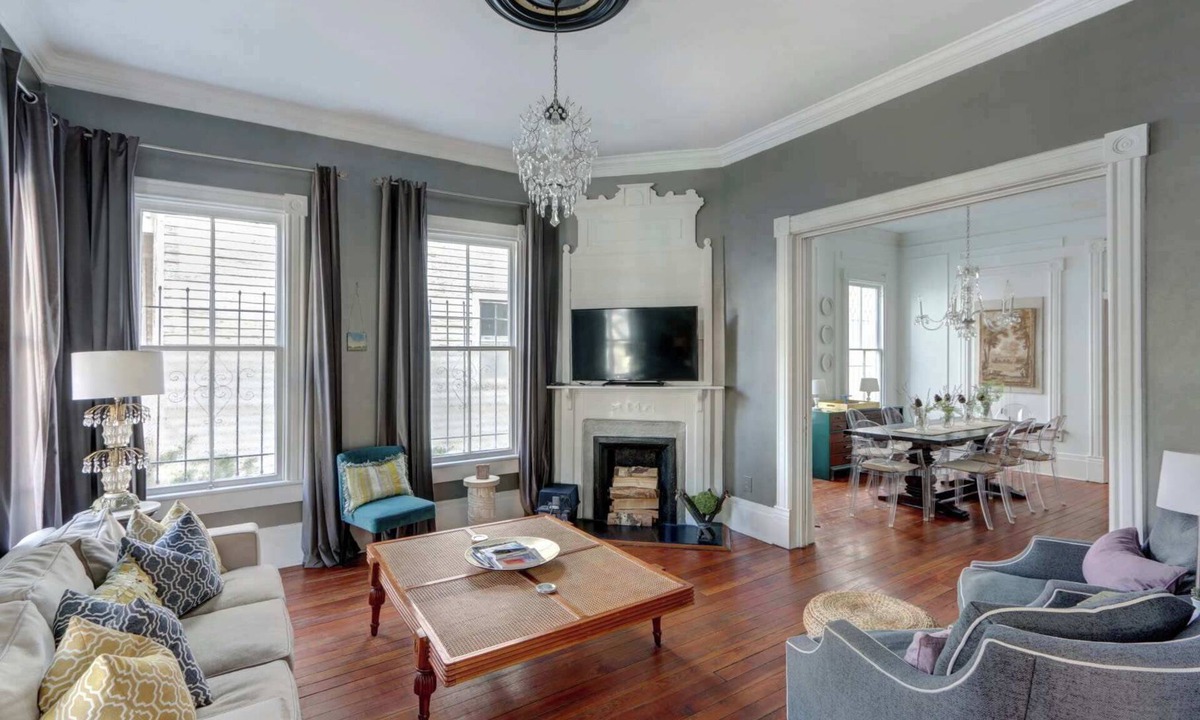 Savannah Victorian District House | The Artist Retreat - Luxury Home 1 Min. to Forsyth
