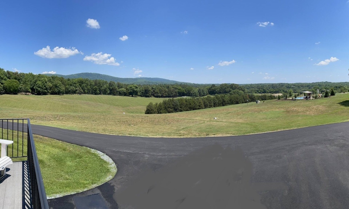 Charlottesville House | The Barn studios with a view near Monticello and wineries!