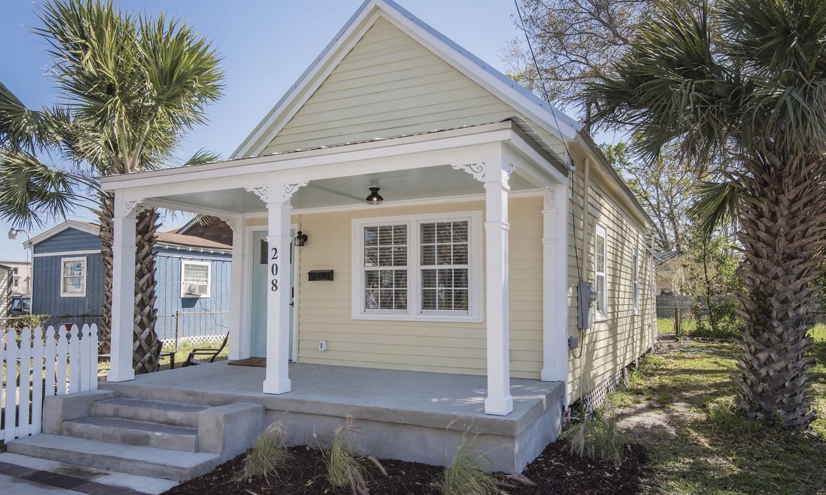Downtown House | The Bee Cottage - Historic Downtown Pensacola Home