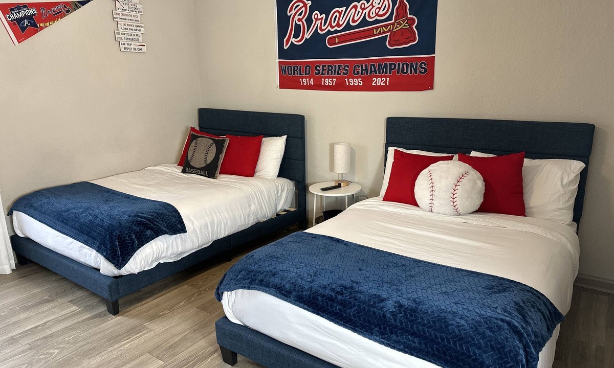 Cumberland Apartment | The Brave's 1st Base 2BD-2BTH, Free PRK, 5 min walk to Truist Park & The Roxy