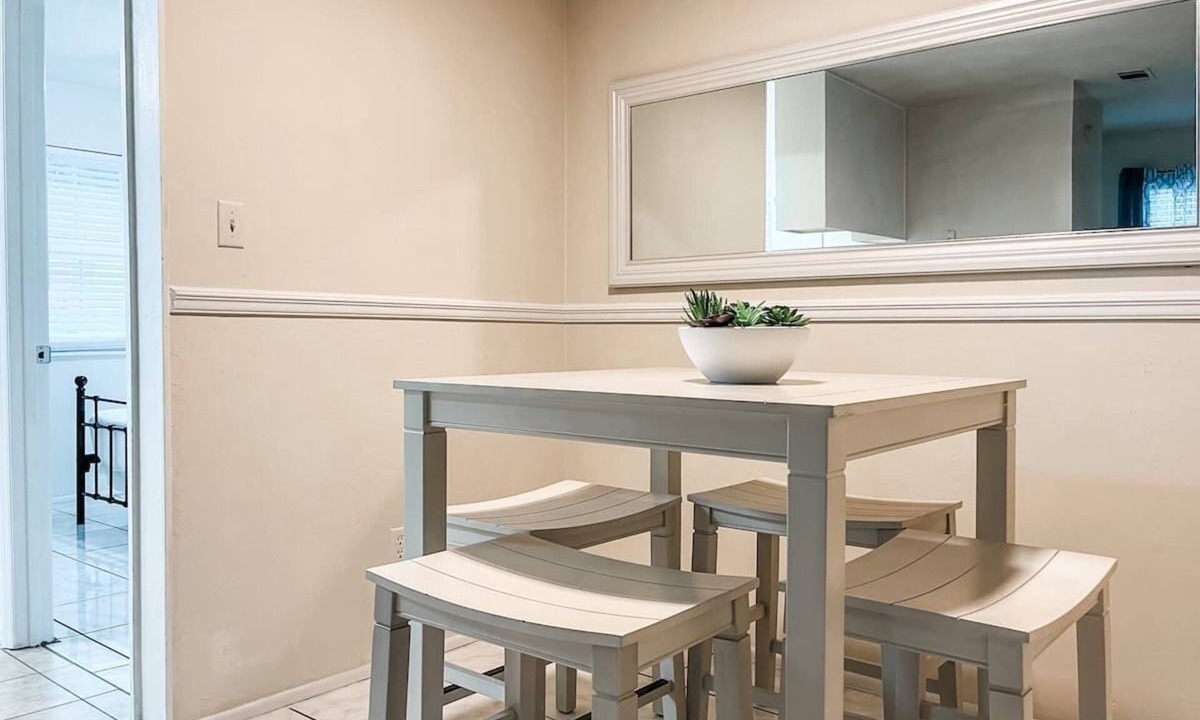 Tallahassee House | The Budget Friendly Home