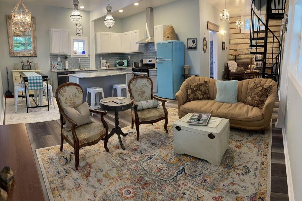 Natchez House | The Carriage House at Mose Beer