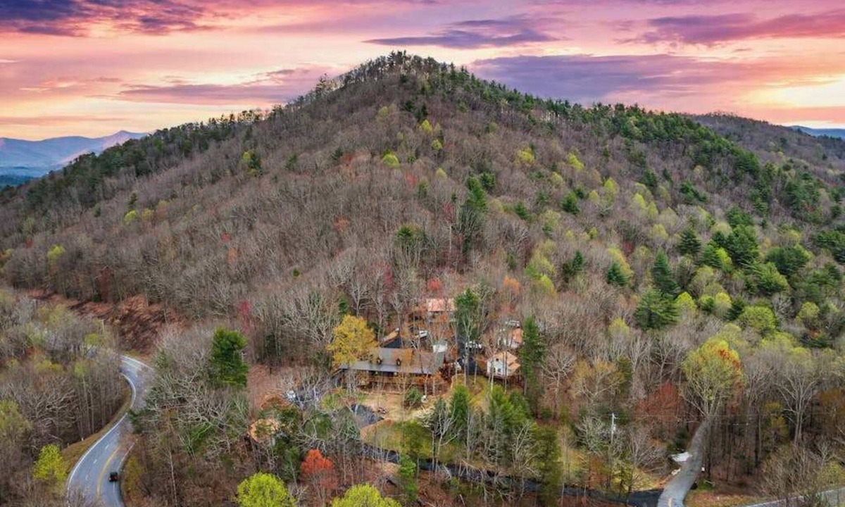 Blairsville House | The Cottages Blairsville