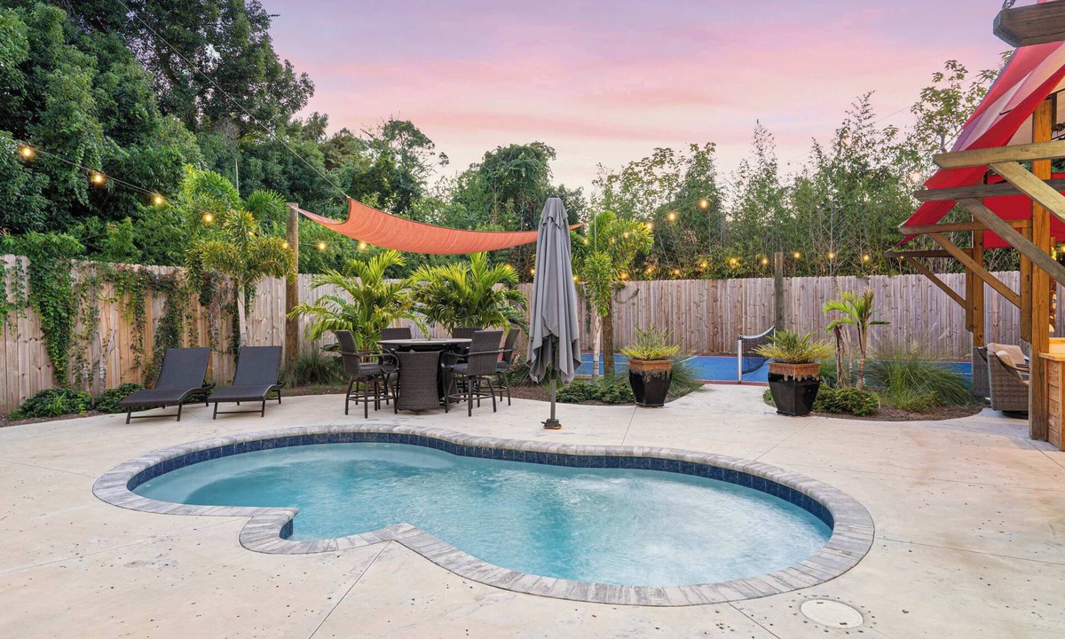 The Preserve On The Bay Apartment | The Golden Rule at SaltySusans - Pool & Pickleball