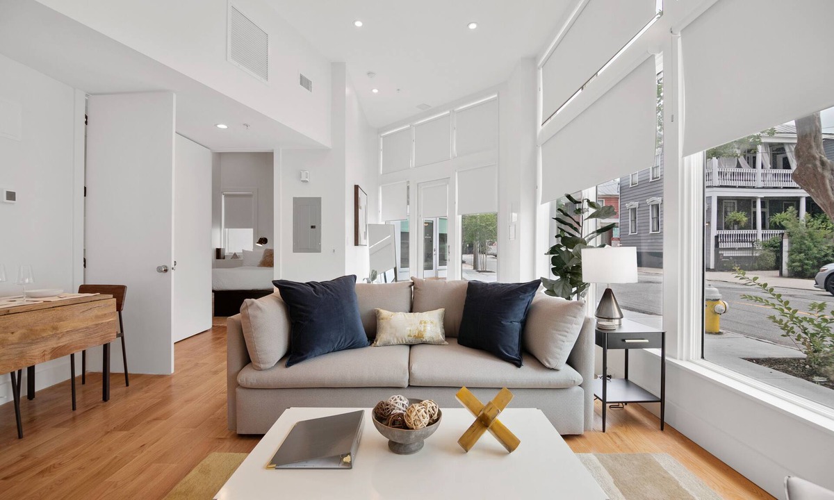 Cannonborough Elliotborough Apartment | The Iris Charleston