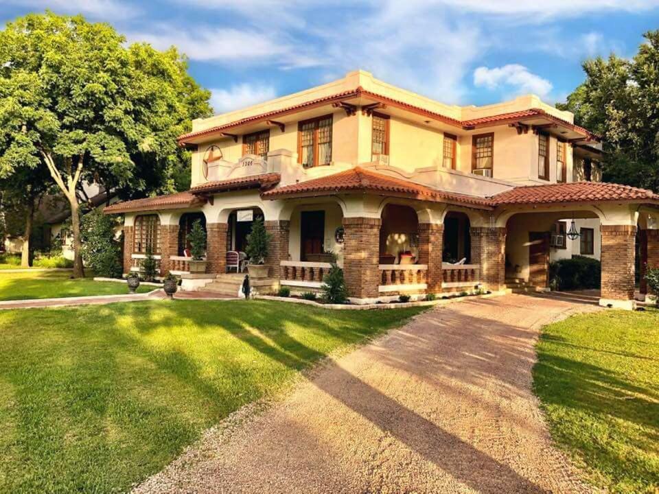 Gainesville Bed & Breakfast | The Lancaster Manor Bed and Breakfast