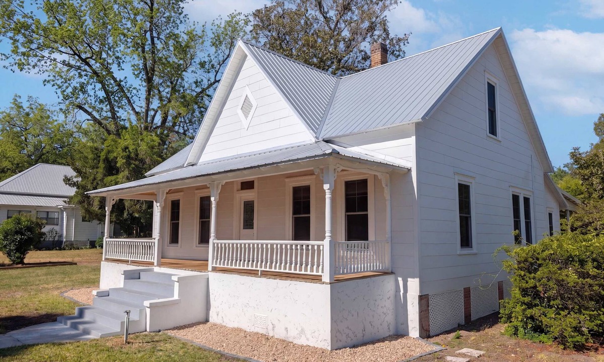 Alachua House | The Magnolia | 1900 Historic Grand Piano 3 KingBRs