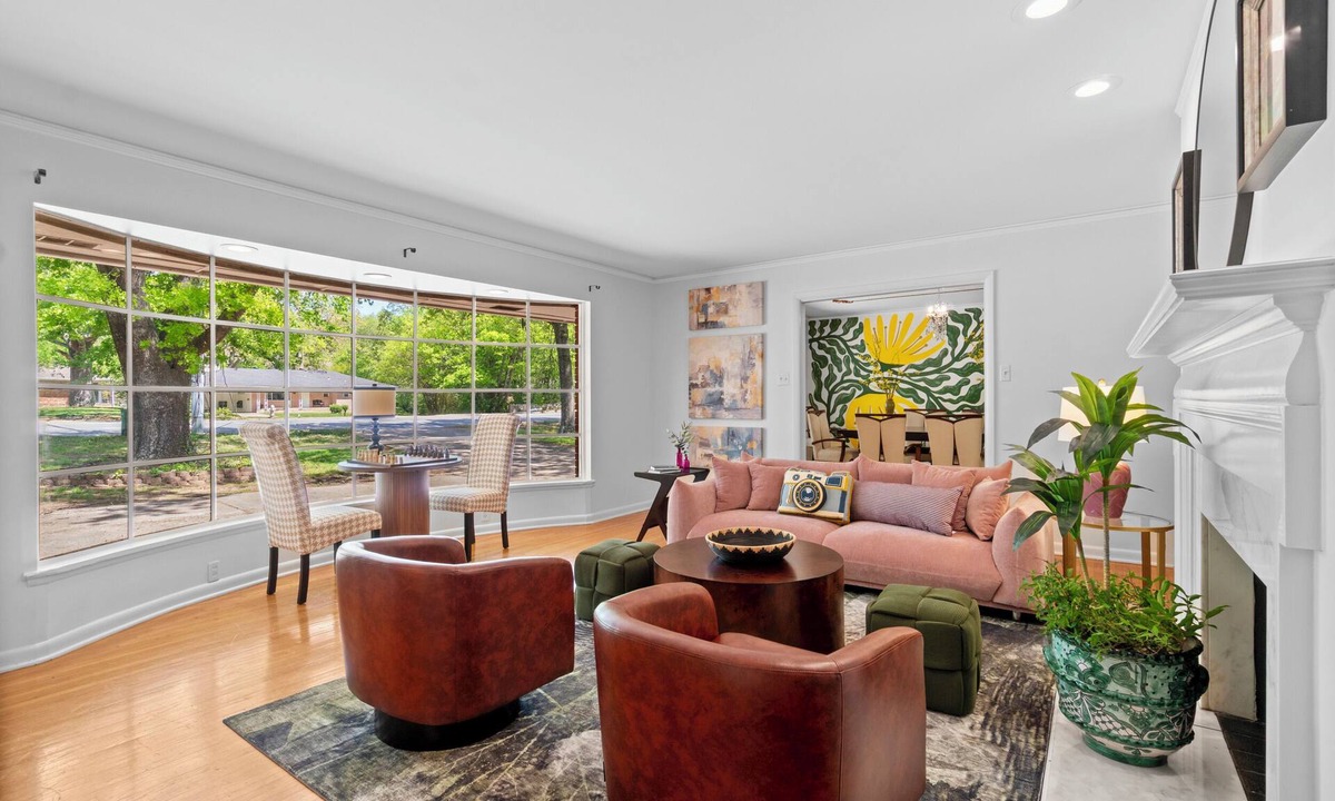 Briarwood House | The Markham Manor - 5BR/3.5B + Firepit, Patio Dining, Basement Lounge & Big Yard