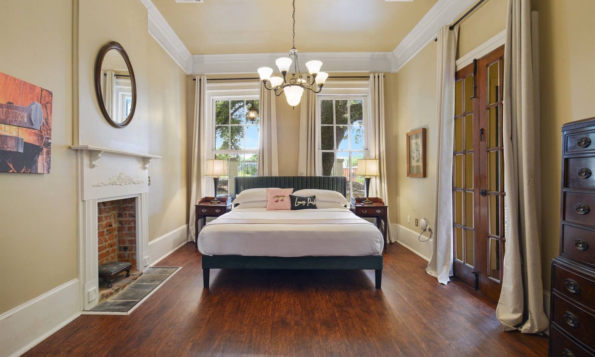 Treme Hotel | The Marsalis Deluxe Guest House