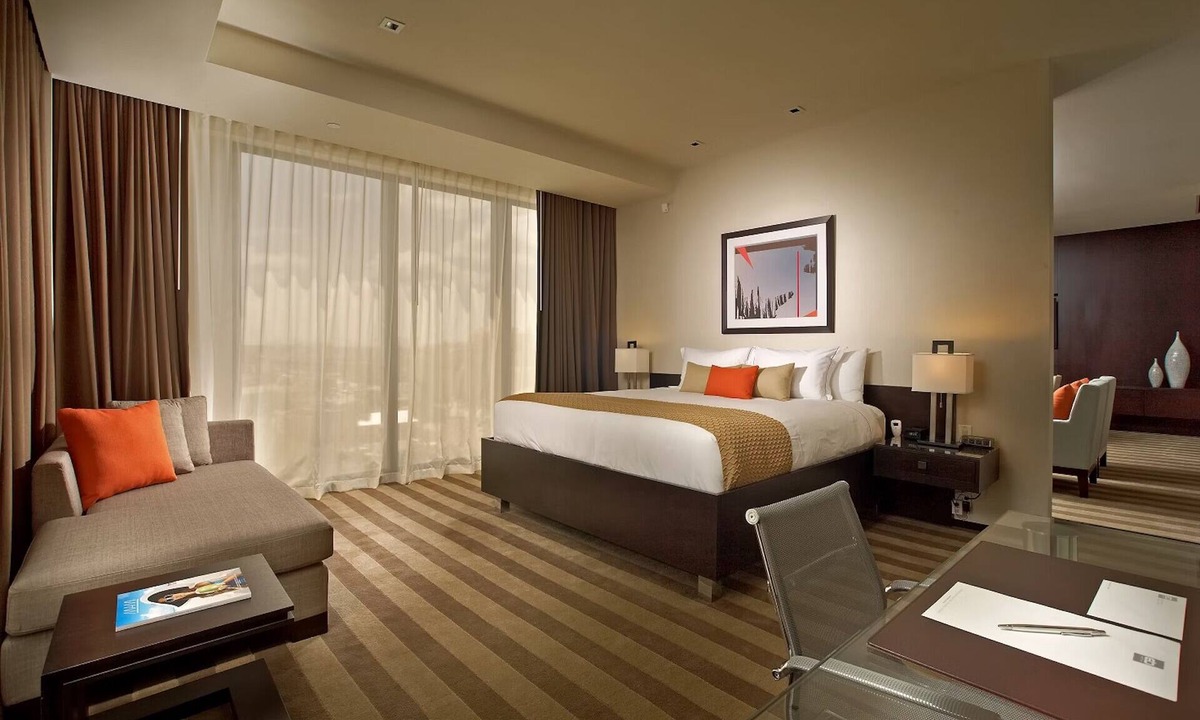 Seybold Hotel | The Perfect Group Escape! 2 Rooms w/Balcony, Kitchenette & Living Room, Pool
