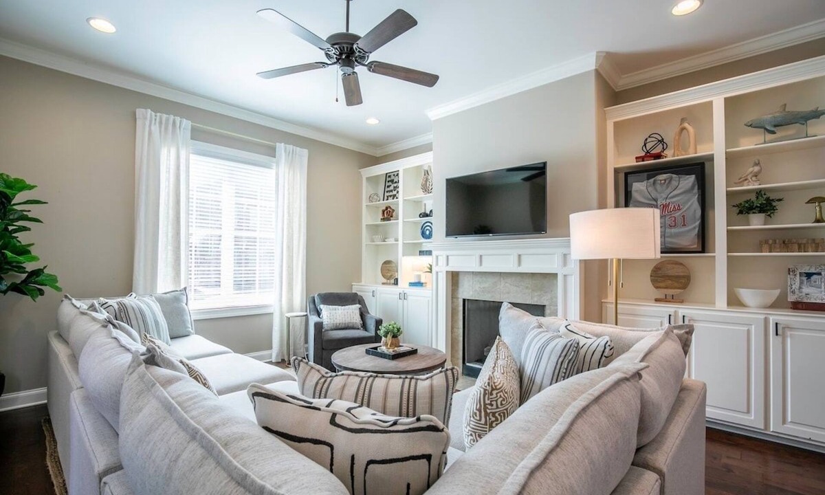 Oxford House | The Reed Retreat, 4BR Luxe by Velvet Ditch Villas