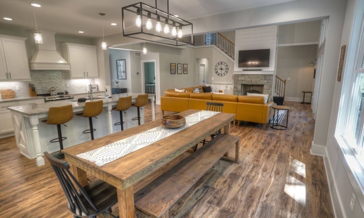 Clarkesville House | The Reserve - 5 BR Mtn Retreat w/Outdoor Great Room, Mins From Helen and Sautee