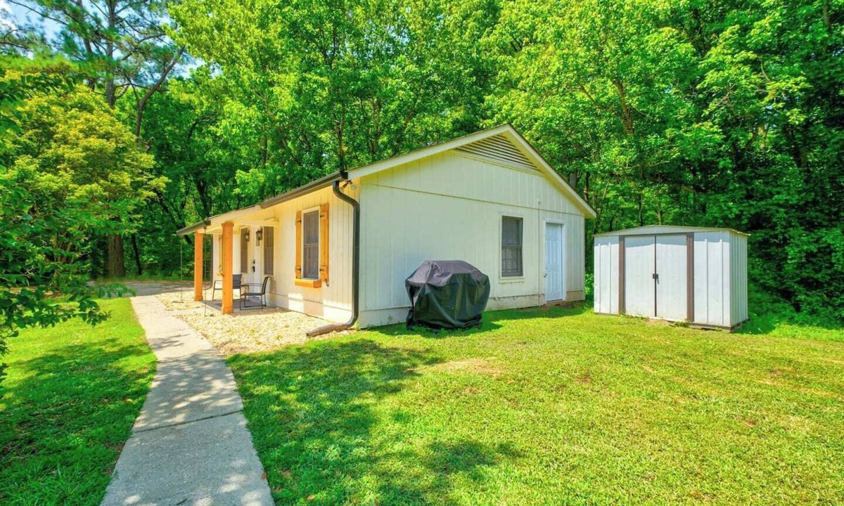 Newnan House | The Sanctuary at Anthony Drive | Private Pond . A private 2-bed/2-bath sanctuary on 5 pristine acres. Features dual master suites and high-speed Wi-Fi. Minutes to Piedmont Hospital & Film Studios.