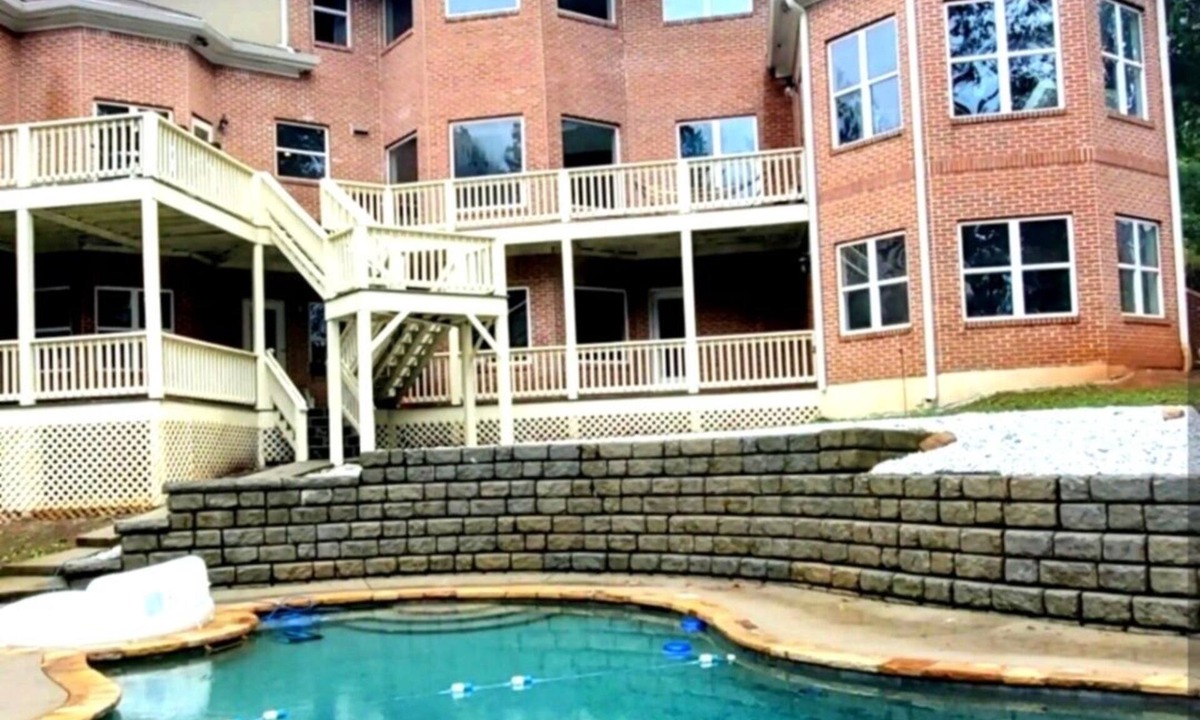 Lithonia House | The Sandy Shores Estate Heated Pool, Hot Tub, Theater & Game Lounge