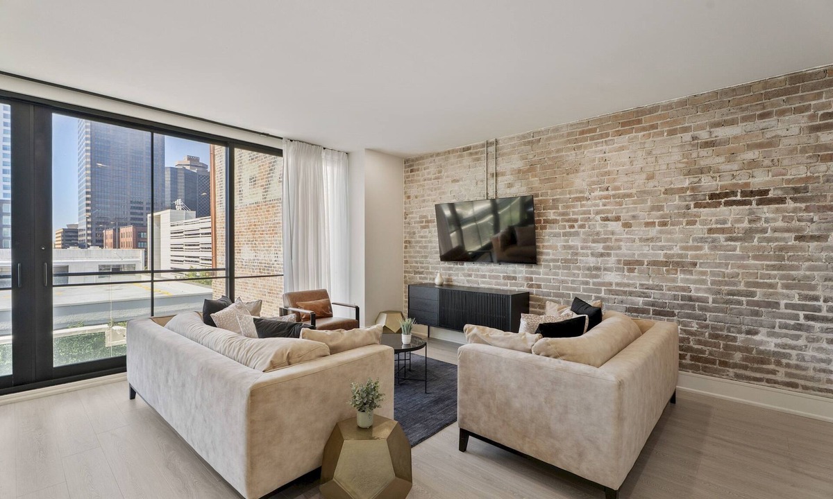 Central Business District Hotel | The Theodore 5BD/5B - Combo Unit - 605/606