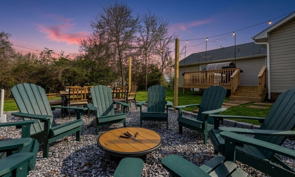 Greer House | The Vega Haven Retreat w/Hot Tub, Sauna + Game Room - Sleeps 12