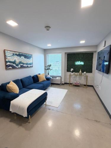 Five Points South Apartment | The View at 11 Downtown Birmingham Skyline Suite