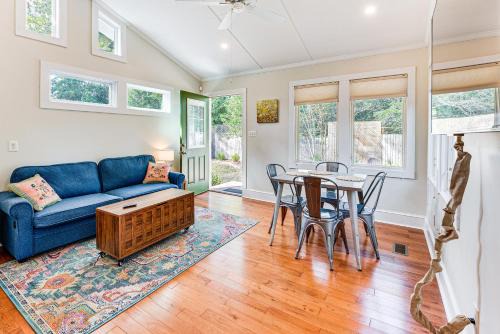 Thomasville House | Thomasville Cottage: Walk to Historic Downtown!