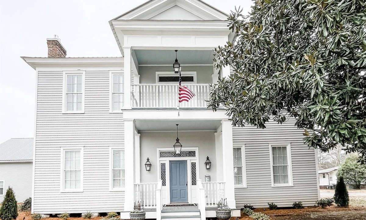 Columbiana House | Timeless Southern Elegance in the Heart of Columbiana