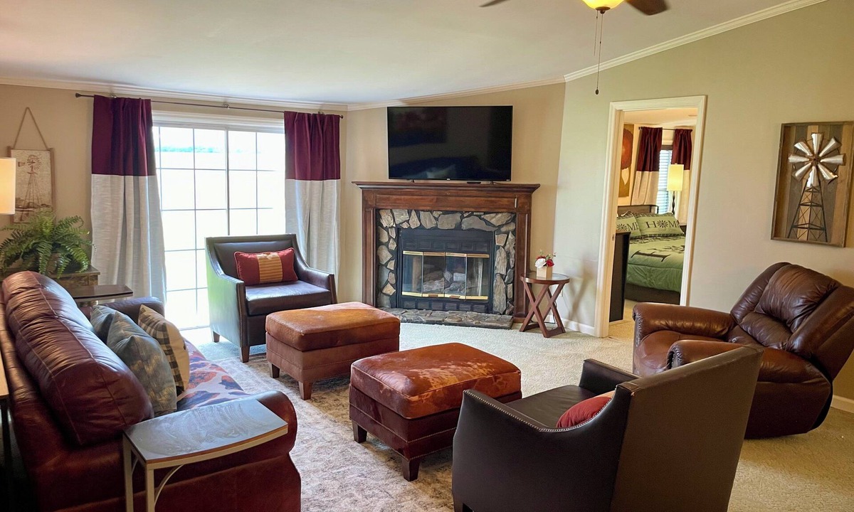 Vienna House | Times Past Ranch House with Ramp and Pet Friendly